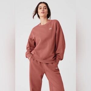 Accolade crew neck pullover in soft terracotta